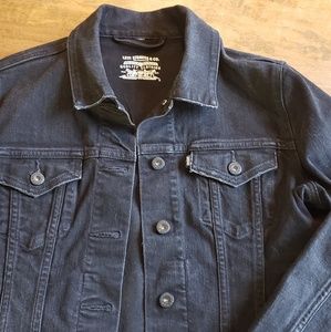 Monochromatic black Levi's denim jacket